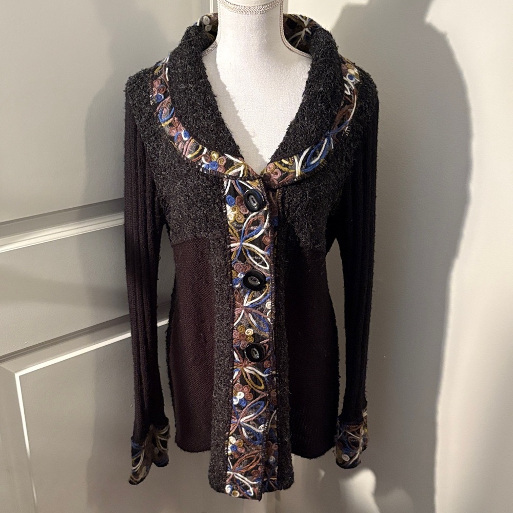 Sioni Black and Multicolor Sweater
